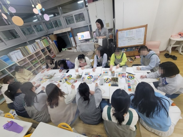 렌쥴리에듀테인먼트 웃는그림프로젝트 & 김해 하늘사랑유치원 교사 교육 