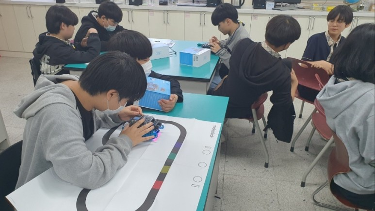 렌쥴리에듀테인먼트 인공지능 코딩 성남 태평중학교
