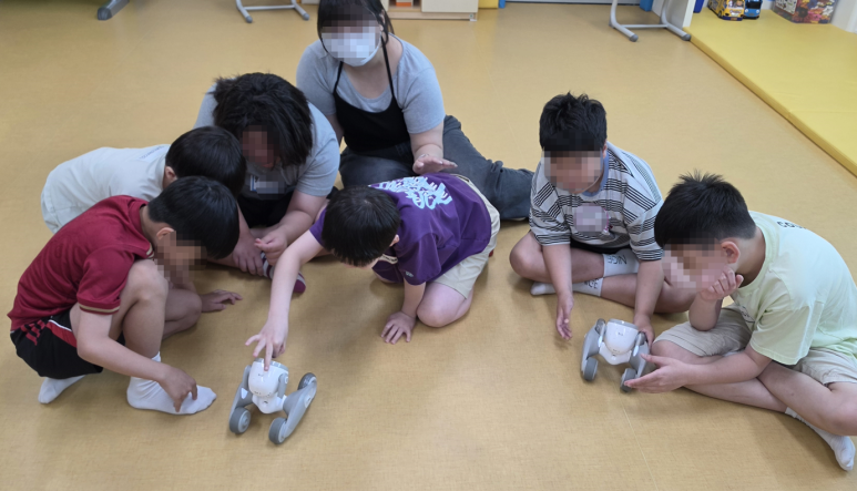 천안가람초등학교 특수학급, AI 교육용 로봇 '...